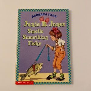 Junie B. Jones Smells Something Fishy by Barbara Park Excellent Condition